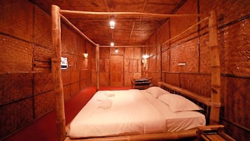 Desk, laptop workspace, free WiFi