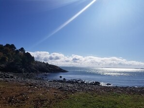 Beach - Adorable 1-bedroom house with Ocean Views on a Peninsula Northeast of Boston (Nahant)