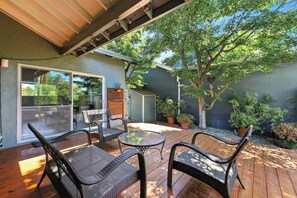 Terrace/patio - New 4BR Oasis, Walk to Park, SJ/Campbell Border (Campbell)
