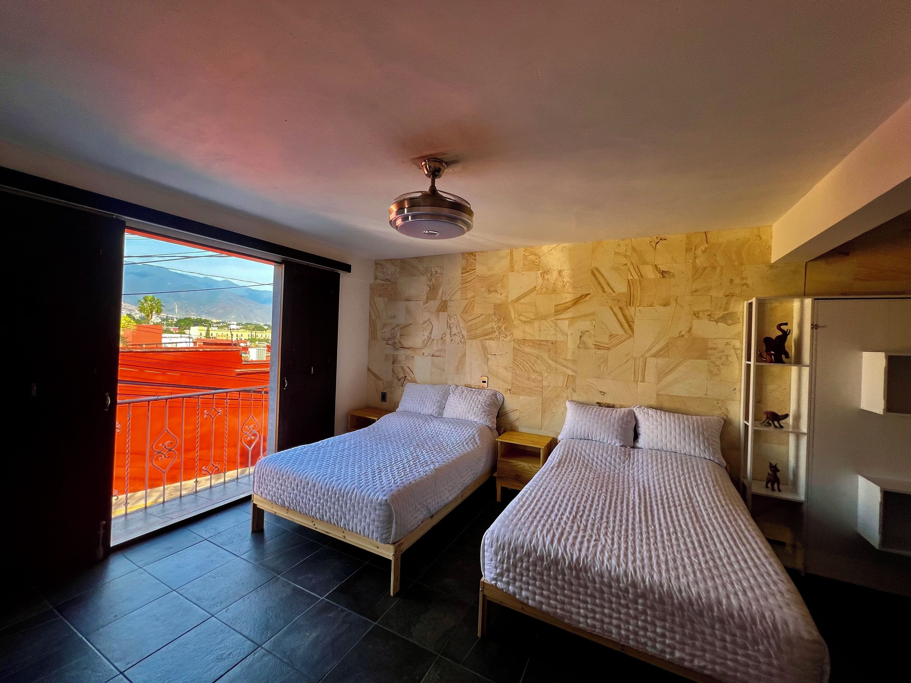 Bügeleisen/Bügelbrett, kostenloses WLAN, Bettwäsche