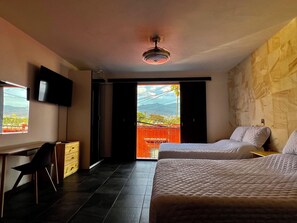 Iron/ironing board, free WiFi, bed sheets - LA ESTANCIA, House EA Oaxaca, Historic Center, Balcony with Mountain View (Oaxaca de Juárez)
