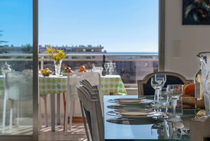 Dining - Apartment 117 sq2 with sea view - 3 bedrooms, 3 bathrooms - Cannes (Cannes)