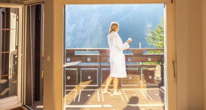 Private Whole-Hotel in Saas-Fee 360° Alpine Views, Sauna & Hot Tub