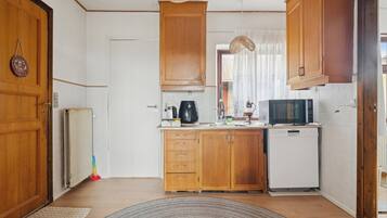 Frigorifero, microonde, forno, lavastoviglie