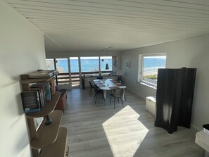 Dining - Front-row holiday home with sea view (Allinge)