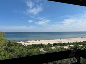 Beach - Front-row holiday home with sea view (Allinge)