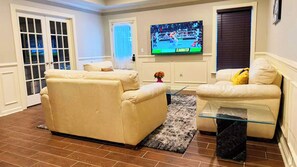 Interior - Chic Retreat Escape with Swimming Pool, Gym & Jacuzzi (Georgia)