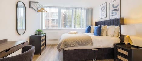 2 多间卧室、办公桌、熨斗/熨衣板、旅行婴儿床