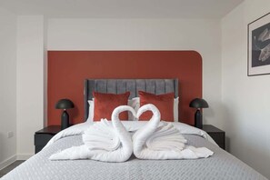 Bügeleisen/Bügelbrett, Reisekinderbett, WLAN, Bettwäsche