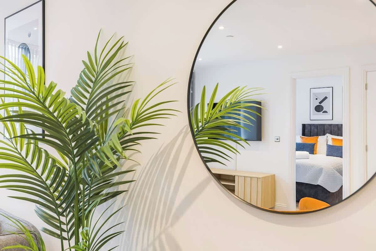 Strykejern/-brett, reiseseng for barn, wi-fi og sengetøy