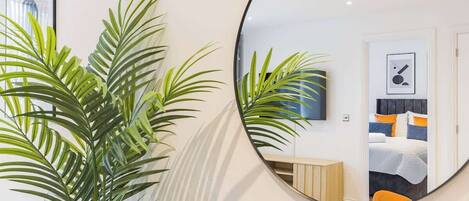 Strykejern/-brett, reiseseng for barn, wi-fi og sengetøy