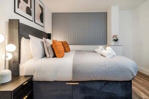 Bügeleisen/Bügelbrett, Reisekinderbett, WLAN, Bettwäsche