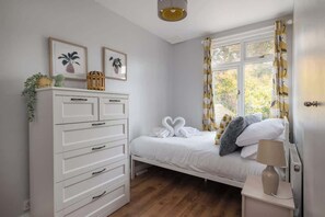 Bügeleisen/Bügelbrett, Reisekinderbett, WLAN, Bettwäsche