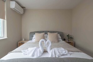 Iron/ironing board, travel cot, WiFi, bed sheets