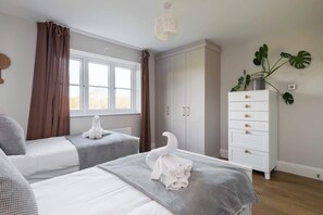 Iron/ironing board, travel cot, WiFi, bed sheets