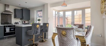 4 Bedroom Detached House