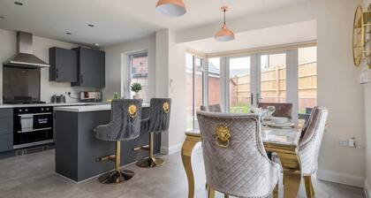4 Bedroom Detached House