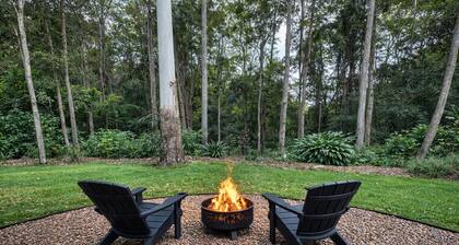Private Noosa Hinterland Retreat with Outdoor Shower & Deck