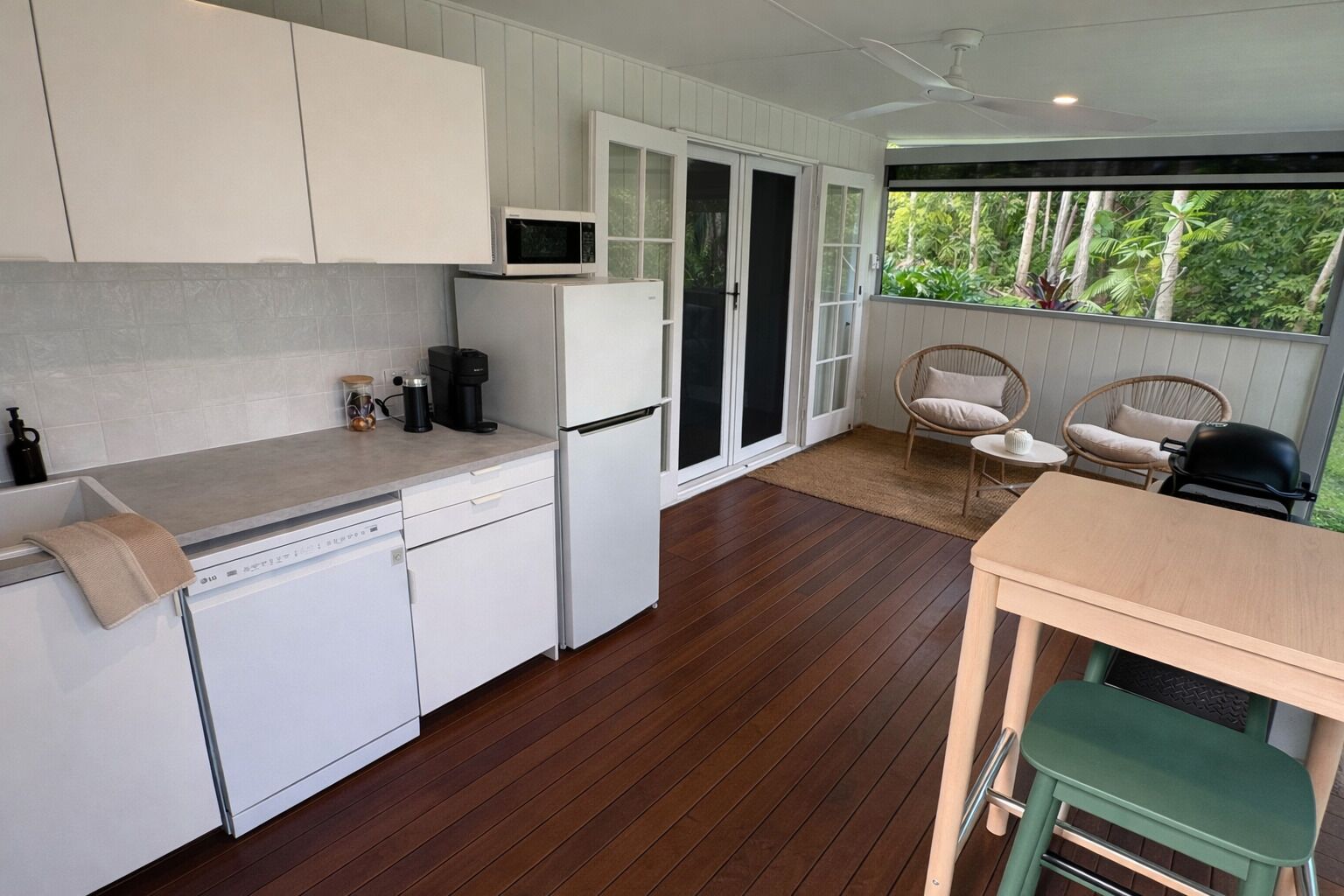 Fridge, microwave, dishwasher, coffee/tea maker