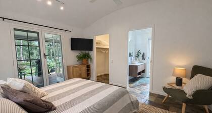 Private Noosa Hinterland Retreat with Outdoor Shower & Deck