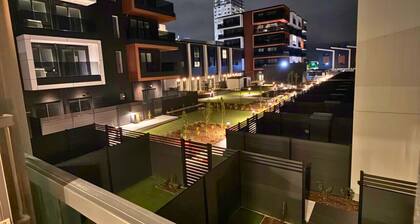 Stylish 2BR Townhouse with Balcony