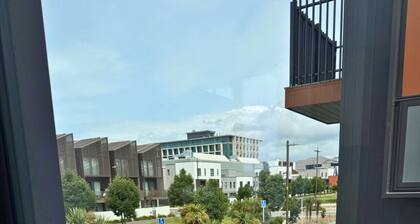 Elegant 2BR Townhouse in Huanui Lane