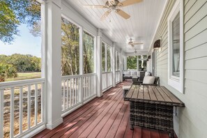 Terrace/patio - Pet friendly home located in the middle on Bald Head Island (Bald Head Island)