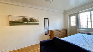 Bed sheets - Steps from McGill: Bright, Central Studio close to everything (Montréal)