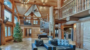 Smart TV - Lakefront Chalet with Spa & Steam Room | Sleeps 12 | 1h from Montreal (Wentworth-Nord)