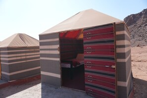 Exterior - Rakan Wadi Rum Camp: Desert Nights, Stars & Jeep Tours (Wadi Rum Village)