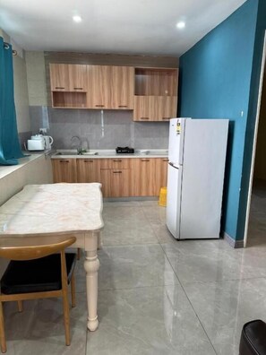 Apartment, 2 Bedrooms | Private kitchen - Charming 3-bedroom Apartment in Honiara, Solomon Islands (Honiara)