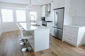 微波炉、烤箱、炉灶、洗碗机