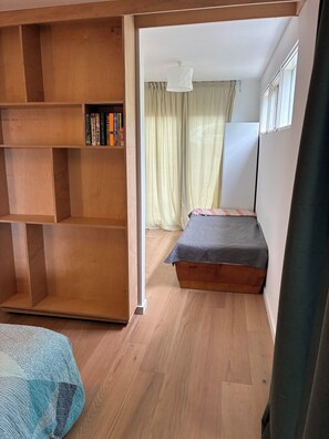 3 bedrooms, WiFi, bed sheets - New home with Lake view and Direct access to Lake and Paynesville walking track. (Paynesville)