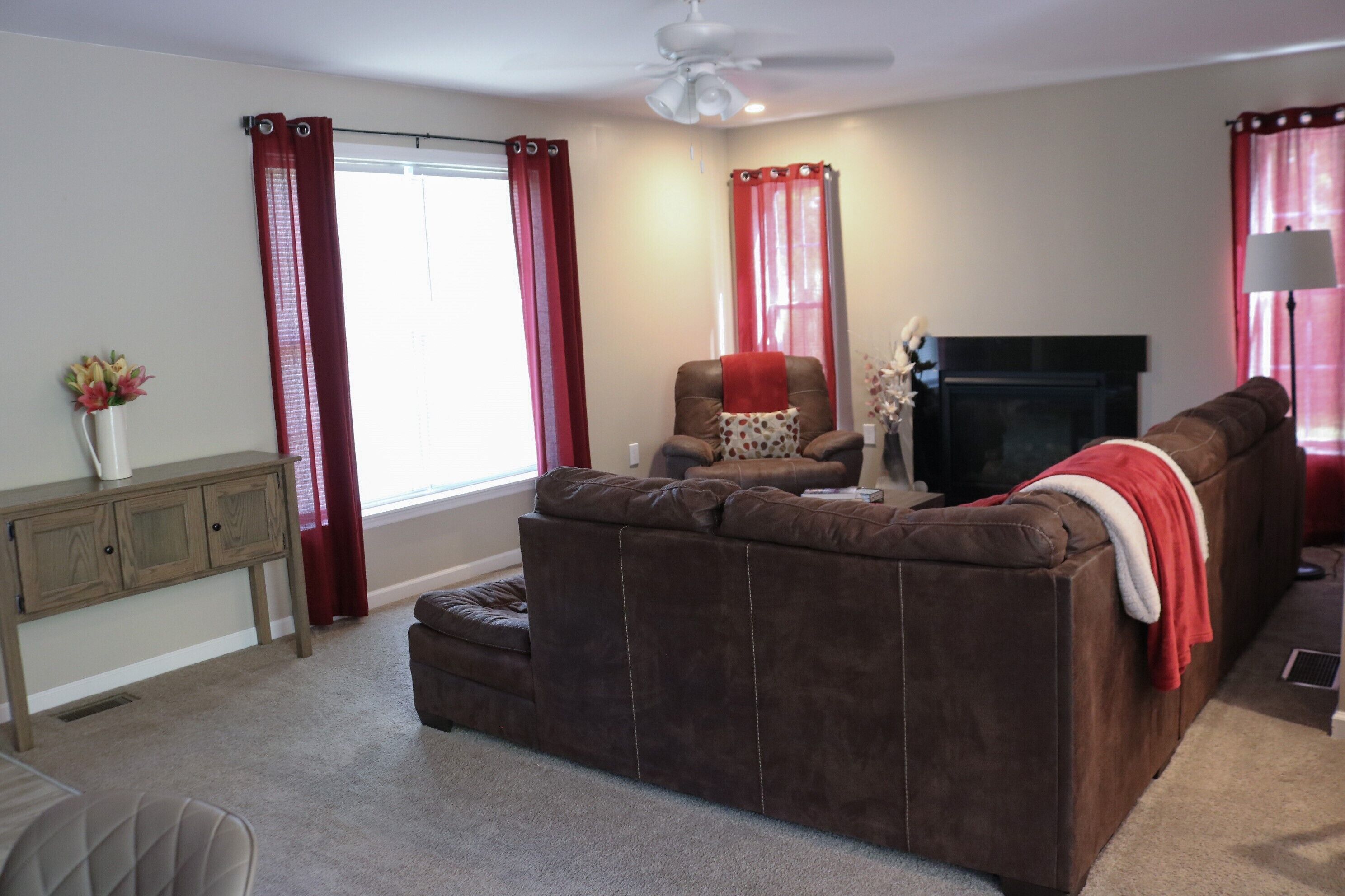 3br Cottage  Deck With Fire Table & Grill  Ev Charger  Wi-fi - Finger Lakes, NY