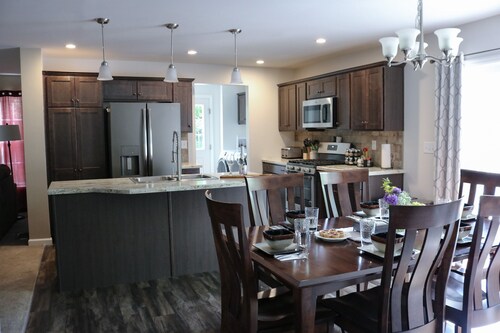 3BR Cottage, Game Room, EV Charger, High Speed Wi-Fi