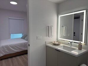 1 bedroom, iron/ironing board, Internet, bed sheets - Where Los Angeles Comes Alive Elevated Living (A) (Los Angeles)