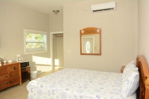 1 bedroom, iron/ironing board, free WiFi, wheelchair access - Quaint 1-bedroom villa with AC in charming Rolleville Exuma Bahamas (Rolleville)