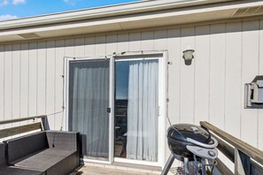 Terrace/patio - Superb 4-bedroom house in friendly Omaha neighborhood (Omaha)