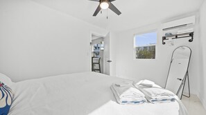 1 bedroom, WiFi - Sage Sands Cottage | Steps to Beach/Pool/ Fort Myers Beach Times Square (Fort Myers Beach)