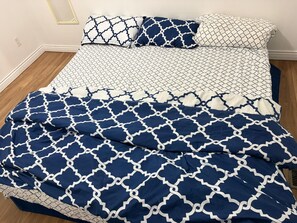 2 bedrooms, iron/ironing board, WiFi