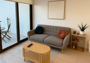 Apartment, Stadtblick | Wohnbereich