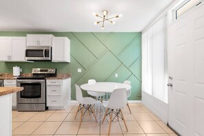 Fridge, microwave, oven, stovetop - 2 bedroom uptown apartment (Phoenix)