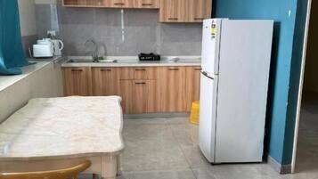 Studio, 1 Bedroom | Private kitchen