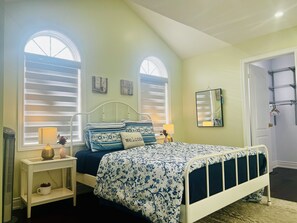 Iron/ironing board, internet, bed sheets