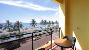 Superior Quadruple Room, Balcony, Sea View | Outdoor dining