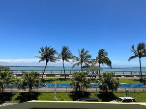 Deluxe Double Room, Balcony, Sea View | Minibar, soundproofing, free WiFi, wheelchair access - Nottingham Seaview B&B (Hualien City)