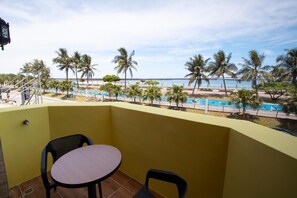 Outdoor dining - Nottingham Seaview B&B (Hualien City)
