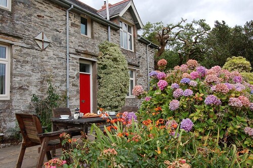 FEGLA FAWR a Rustic, Rural Retreat Farm House Nr Barmouth Snowdonia
