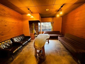 Living area - HOTEL Yufugoiki (Yufu)