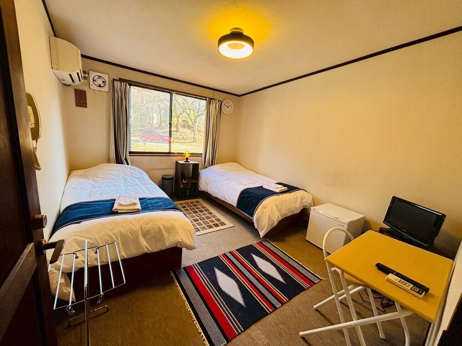 Basic Twin Room | Free WiFi